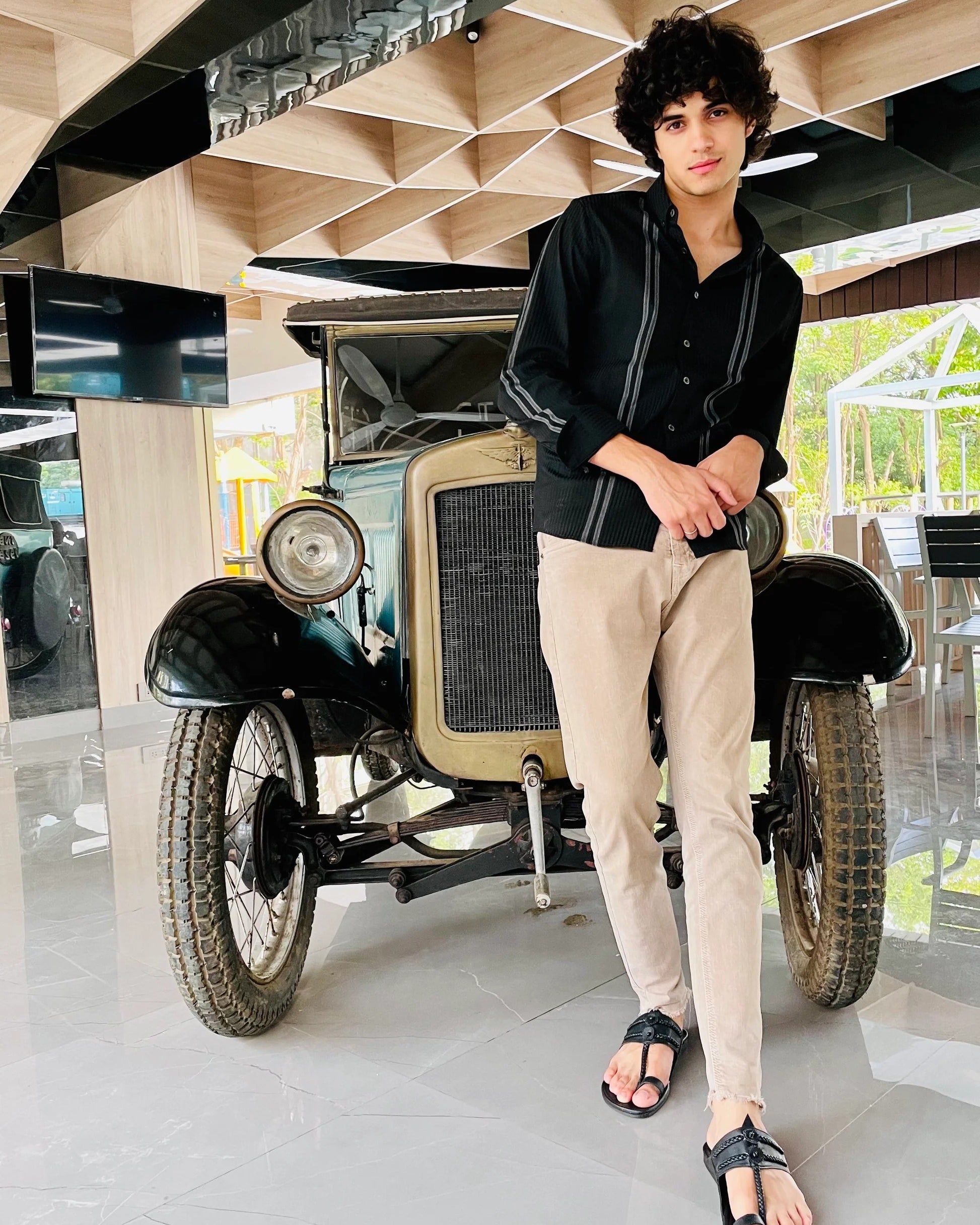 Shakal Men's Leather Kolhapuri